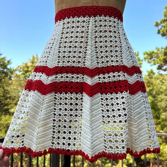 Vintage 40s Red + White Handknit Crochet Apron Coquette Cottage Kitchen - Picture 1 of 6